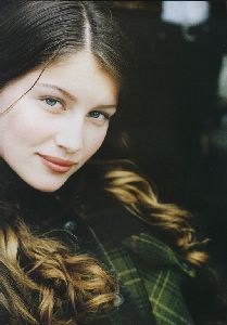 [Laetitia, face shot]